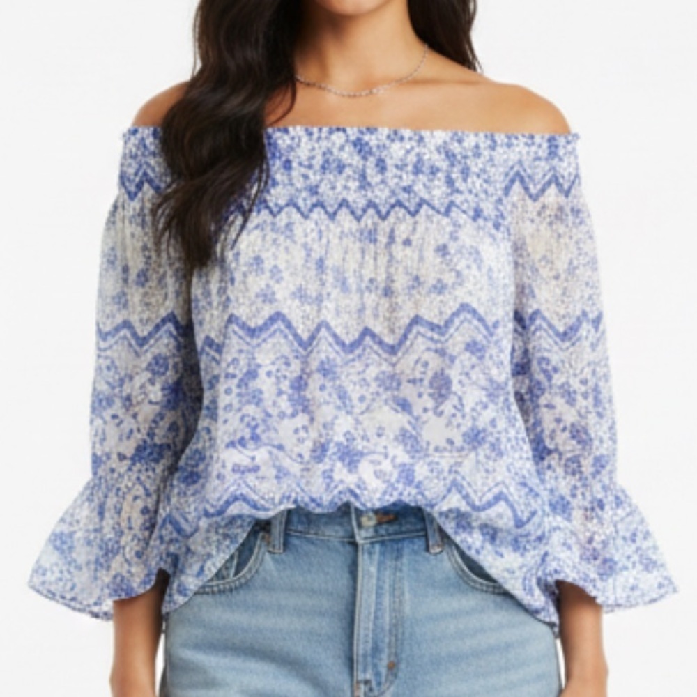 En Creme Floral Blue and White Women's Top